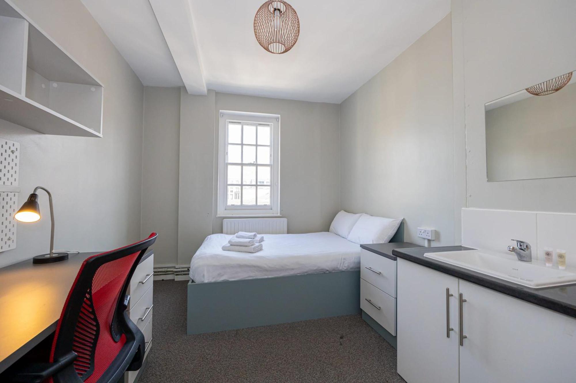 Spacious Room With Shared Facilities London Bagian luar foto