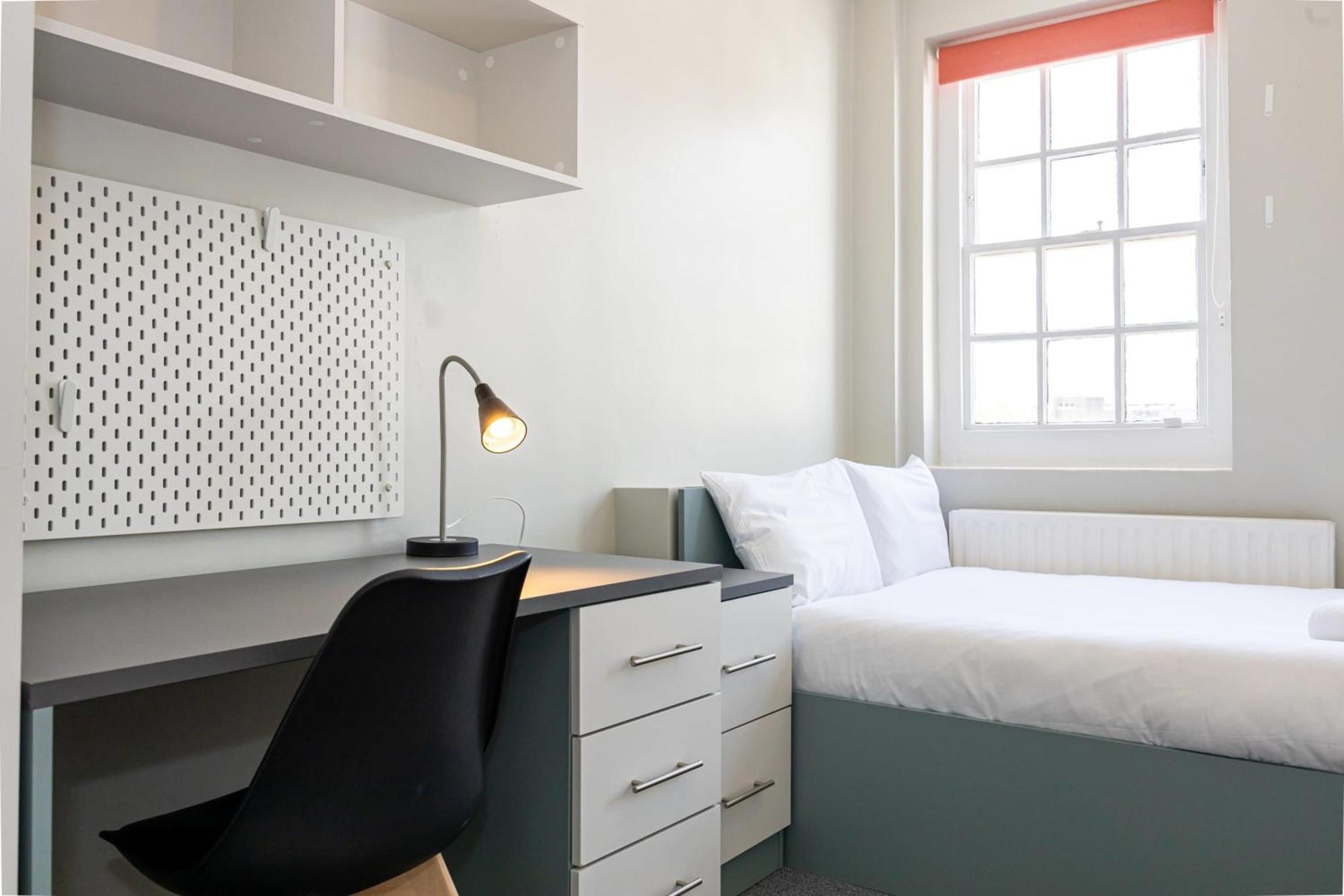 Spacious Room With Shared Facilities London Bagian luar foto